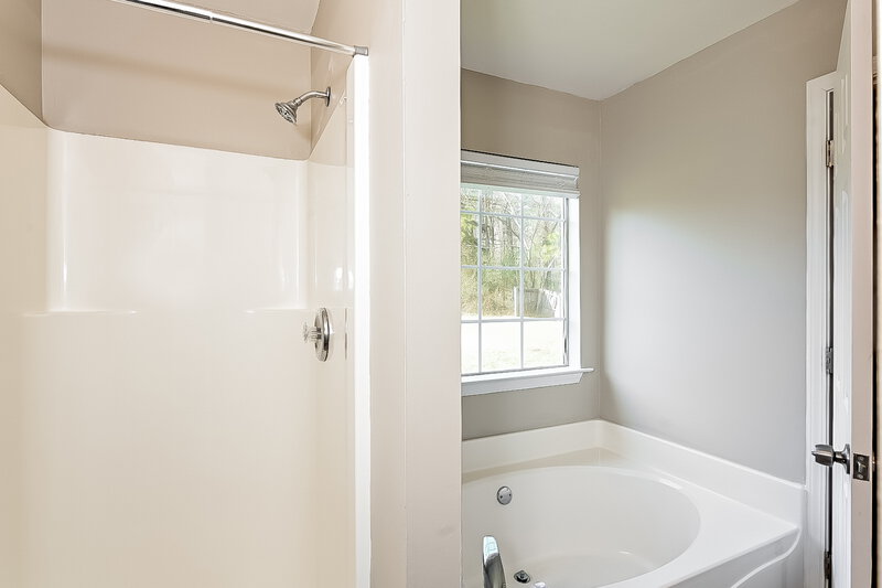 2,510/Mo, 3060 Century Ln McDonough, GA 30253 Main Bathroom View 2