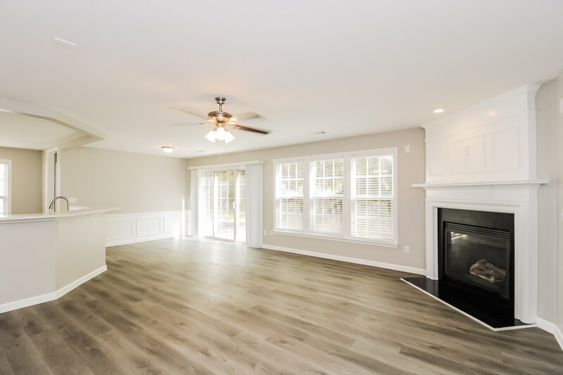 2,305/Mo, 3272 Saville St SW Atlanta, GA 30331 Living Room View 2