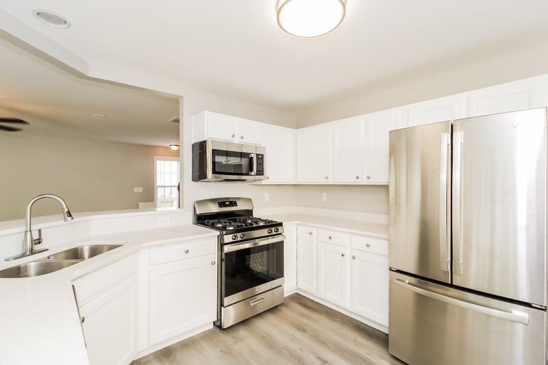 2,305/Mo, 3272 Saville St SW Atlanta, GA 30331 Kitchen View 2