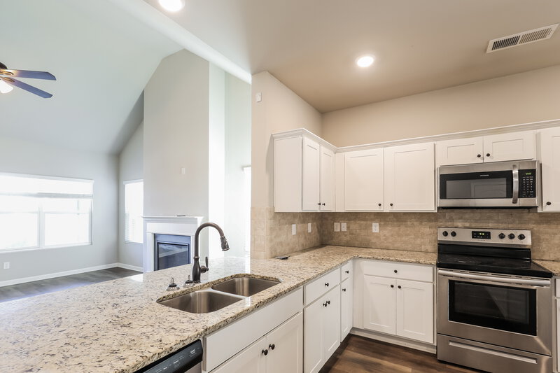 2,315/Mo, 4 Cora Ct Fairburn, GA 30213 Kitchen View