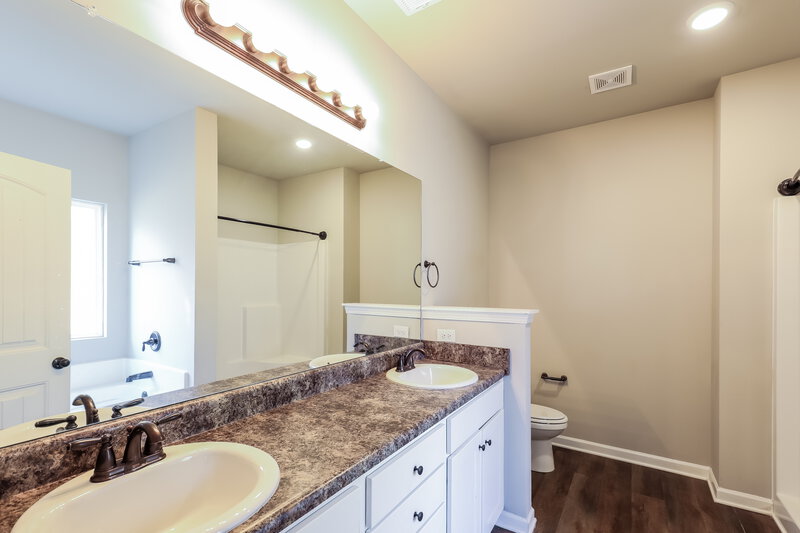 2,315/Mo, 4 Cora Ct Fairburn, GA 30213 Main Bathroom View