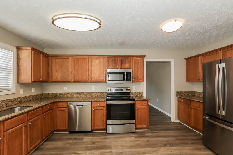 2,025/Mo, 733 Sinclair Way Jonesboro, GA 30238 Kitchen View
