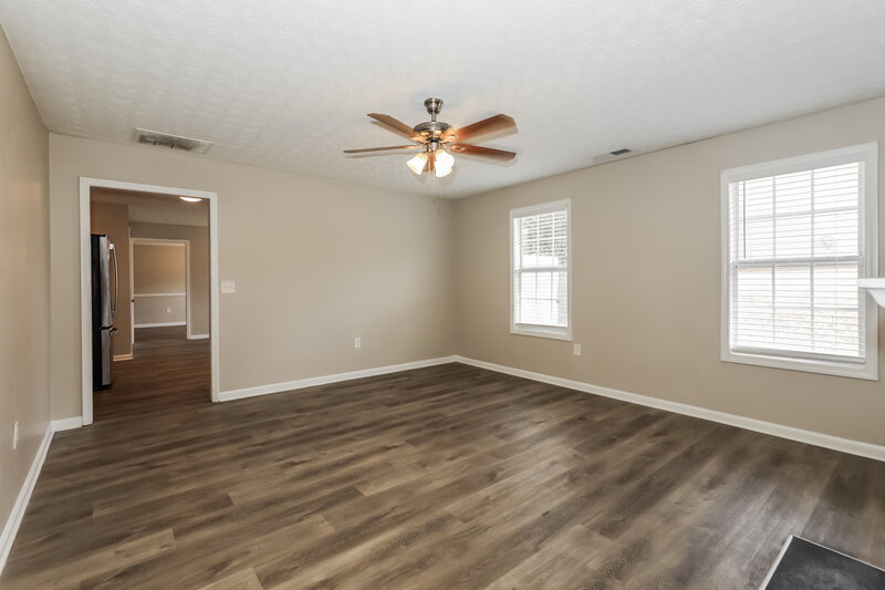 2,025/Mo, 733 Sinclair Way Jonesboro, GA 30238 Family Room View 2