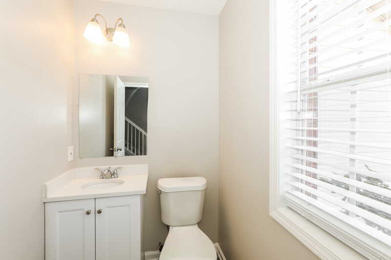 2,025/Mo, 733 Sinclair Way Jonesboro, GA 30238 Main Bathroom View
