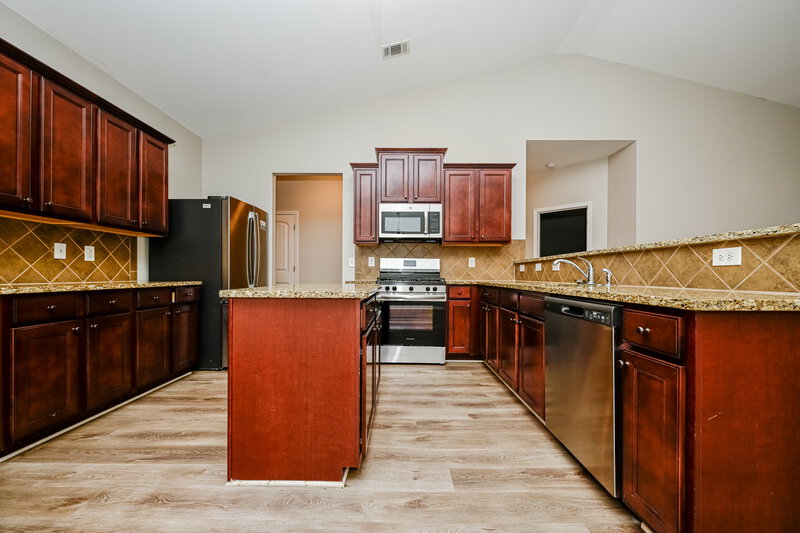 2,135/Mo, 176 Inverness Ave Newnan, GA 30263 Kitchen View