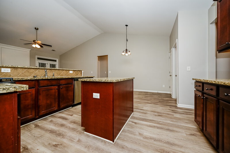 2,135/Mo, 176 Inverness Ave Newnan, GA 30263 Kitchen View 2