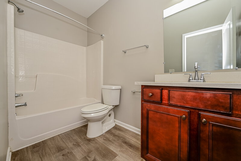 2,135/Mo, 176 Inverness Ave Newnan, GA 30263 Bathroom View