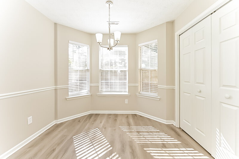 2,100/Mo, 210 Coldsprings Ct McDonough, GA 30253 Dining Room View