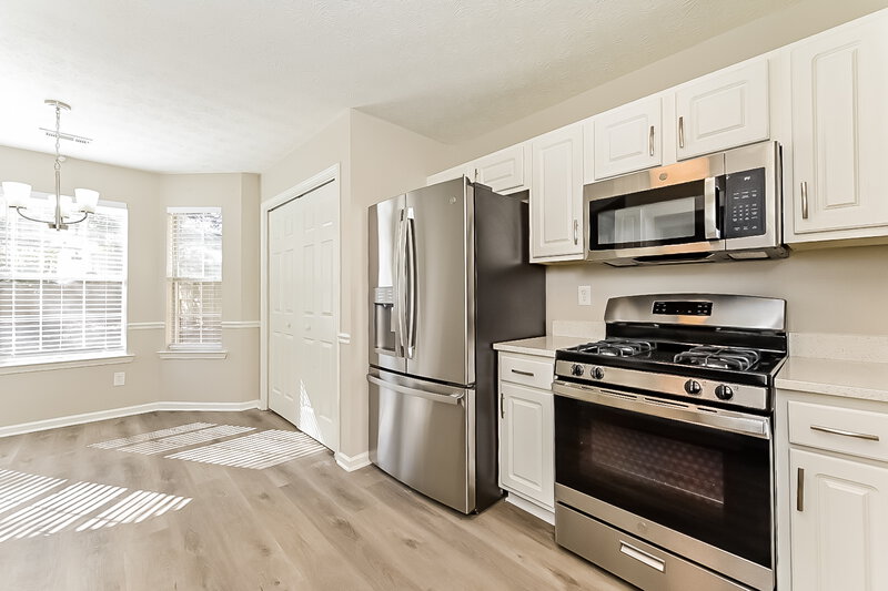 2,100/Mo, 210 Coldsprings Ct McDonough, GA 30253 Kitchen View 2