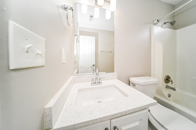 1,965/Mo, 210 Coldsprings Ct McDonough, GA 30253 Bathroom View