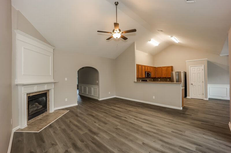 2,350/Mo, 2698 Summit Pkwy SW Atlanta, GA 30331 Living Room View 3