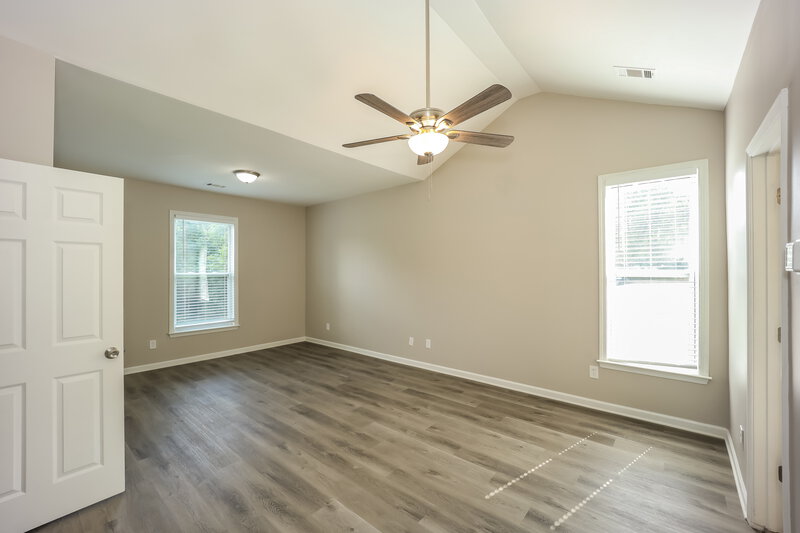 2,350/Mo, 2698 Summit Pkwy SW Atlanta, GA 30331 Main Bedroom View