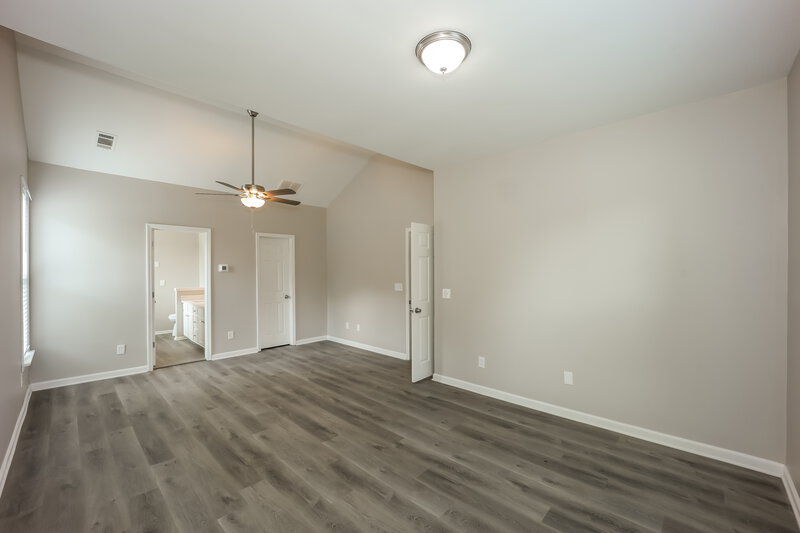 2,350/Mo, 2698 Summit Pkwy SW Atlanta, GA 30331 Main Bedroom View 2