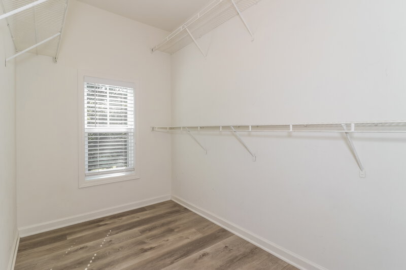 3,060/Mo, 92 Ledgewood Mill Way Lawrenceville, GA 30045 Walk In Closet View