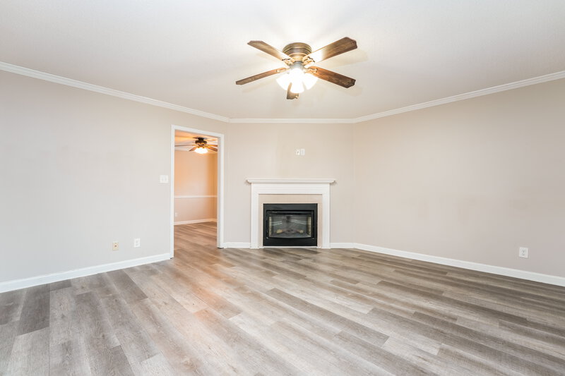 1,720/Mo, 130 Bear Run Ct Palmetto, GA 30268 Living Room View