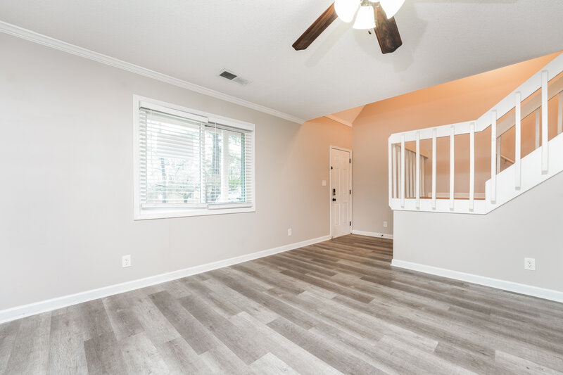 1,720/Mo, 130 Bear Run Ct Palmetto, GA 30268 Living Room View 2