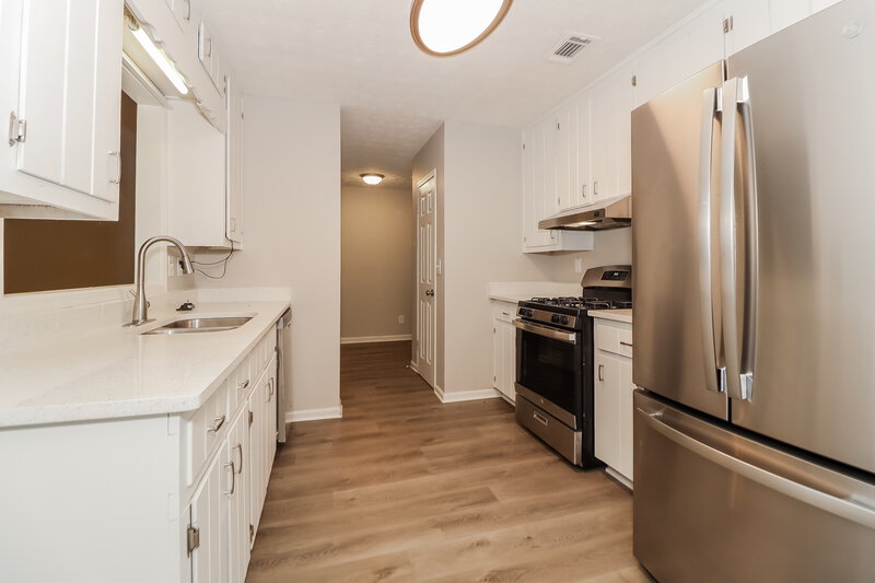 2,005/Mo, 2138 Indian Trail Lilburn Rd Norcross, GA 30071 Kitchen View 3