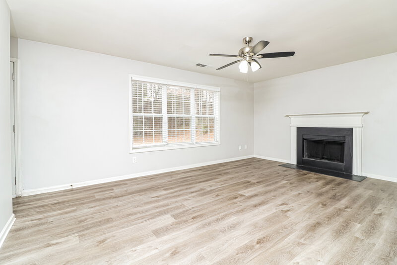 1,765/Mo, 6659 Breckenridge Dr Douglasville, GA 30134 Living Room View 2