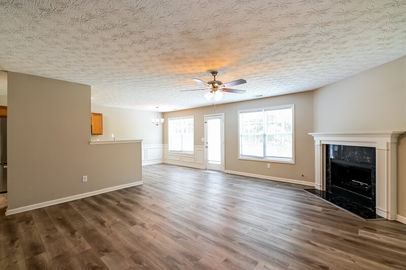2,050/Mo, 616 Shadow Valley Ct Lithonia, GA 30058 Living Room View