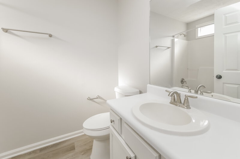 2,200/Mo, 871 Springchase Dr Austell, GA 30168 Bathroom View