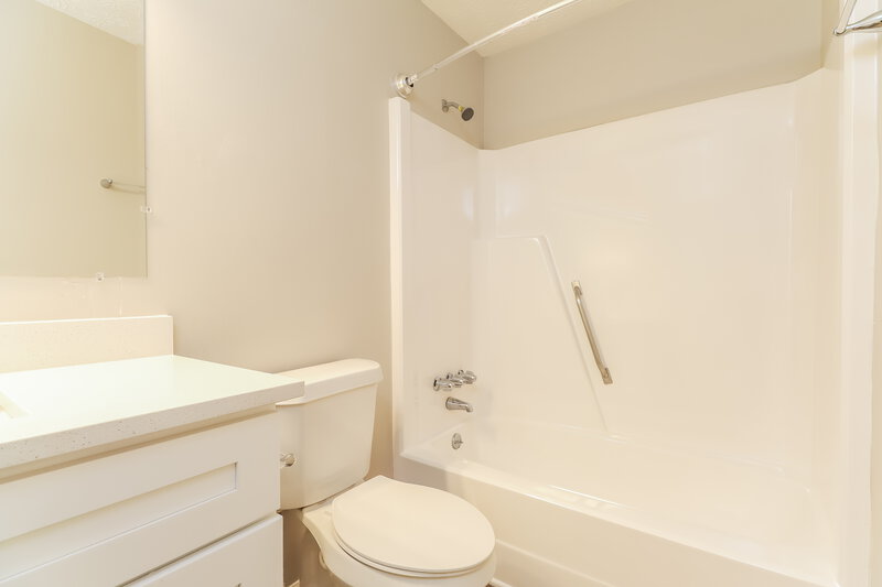 1,780/Mo, 367 Martin Dr Jonesboro, GA 30238 Main Bathroom View
