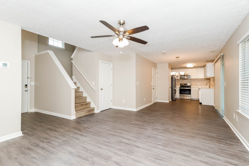 2,700/Mo, 5201 Summer Brooke Ct Union City, GA 30291 Living Room View 3