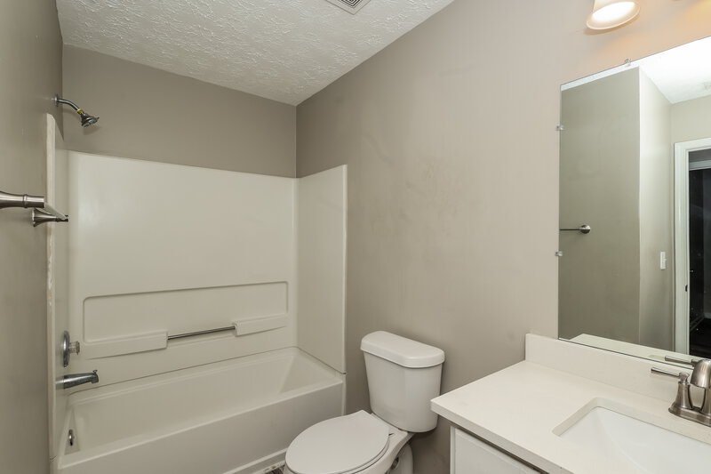 2,025/Mo, 5201 Summer Brooke Ct Union City, GA 30291 Bathroom View