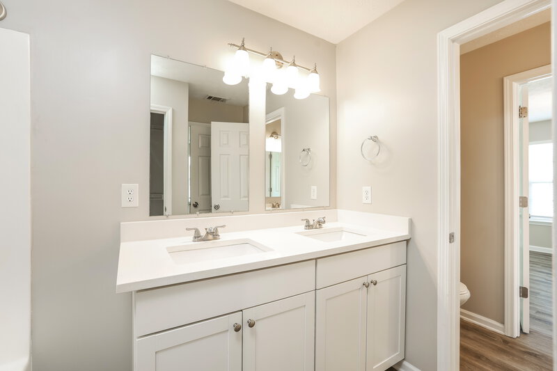 1,795/Mo, 200 Lafayette St Dallas, GA 30157 Main Bathroom View
