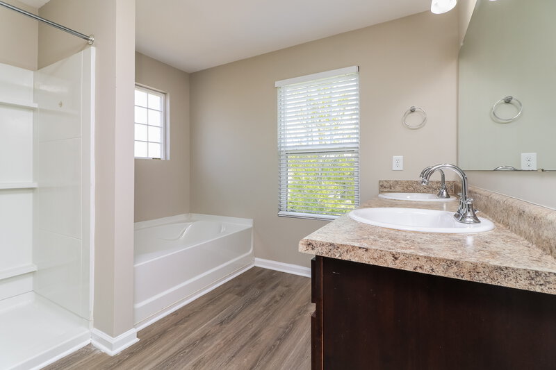 2,735/Mo, 163 Possum Creek Ln Dallas, GA 30132 Main Bathroom View