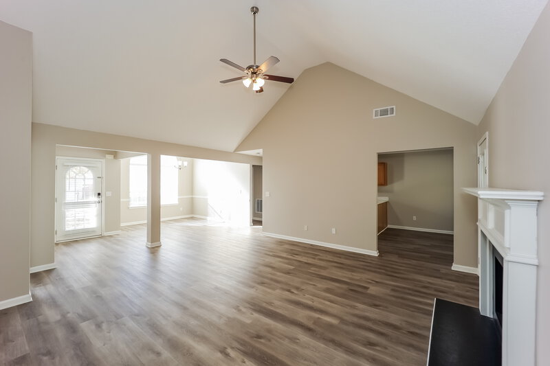 2,700/Mo, 6024 Birdseye Trl Atlanta, GA 30349 Living Room View 3