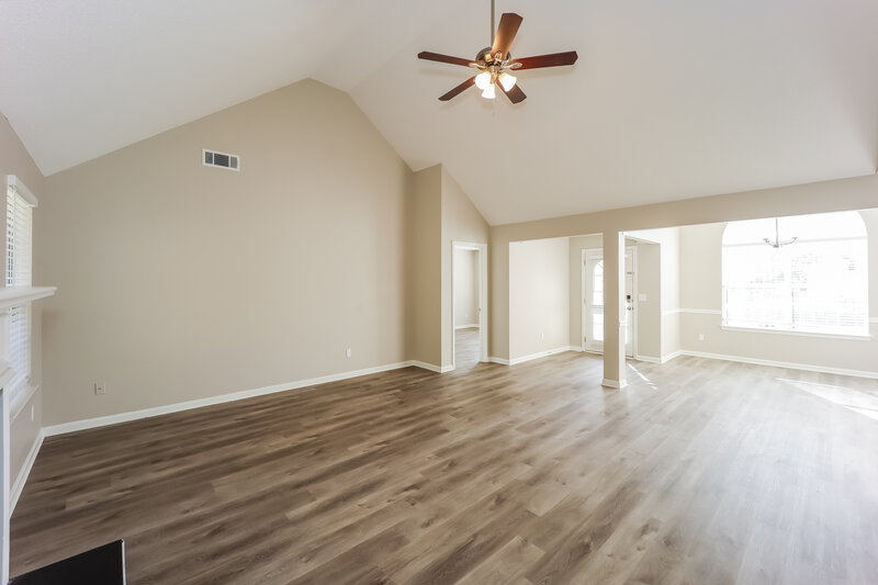 2,700/Mo, 6024 Birdseye Trl Atlanta, GA 30349 Living Room View 4