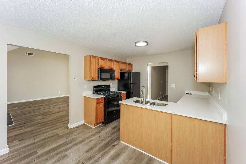 2,700/Mo, 6024 Birdseye Trl Atlanta, GA 30349 Kitchen View