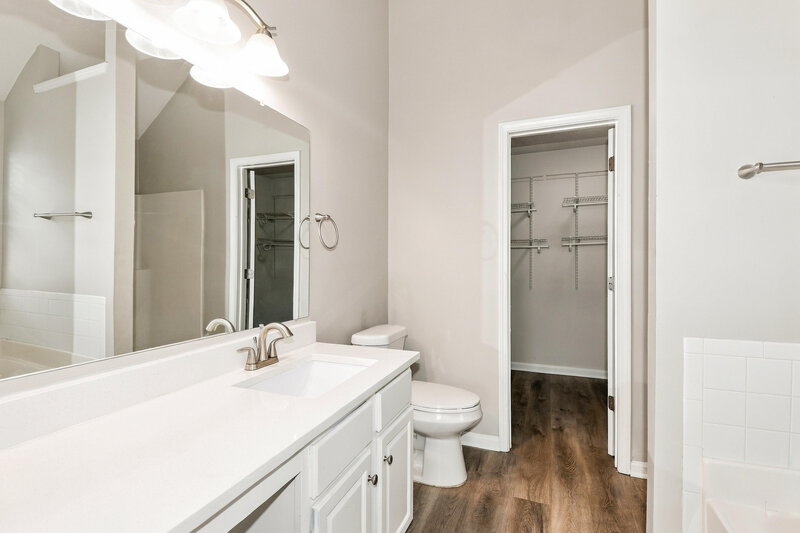 1,905/Mo, 6024 Birdseye Trl Atlanta, GA 30349 Primary Bathroom View 2