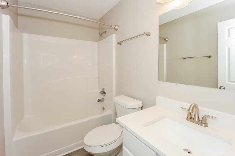 2,700/Mo, 6024 Birdseye Trl Atlanta, GA 30349 Bathroom View