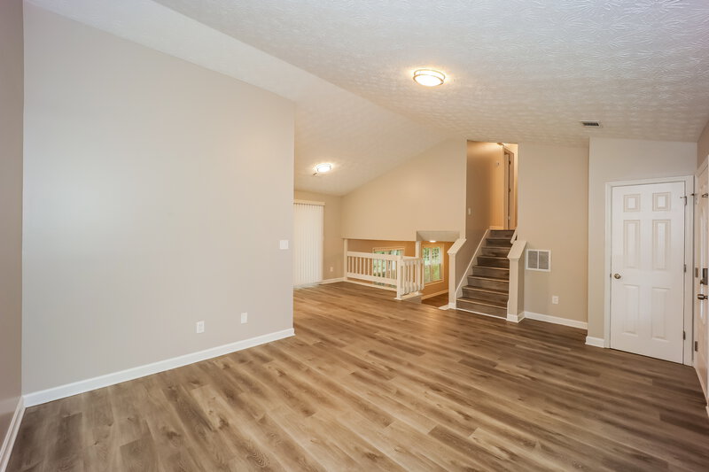 1,825/Mo, 233 Northbridge Dr Stockbridge, GA 30281 Living Room View 2