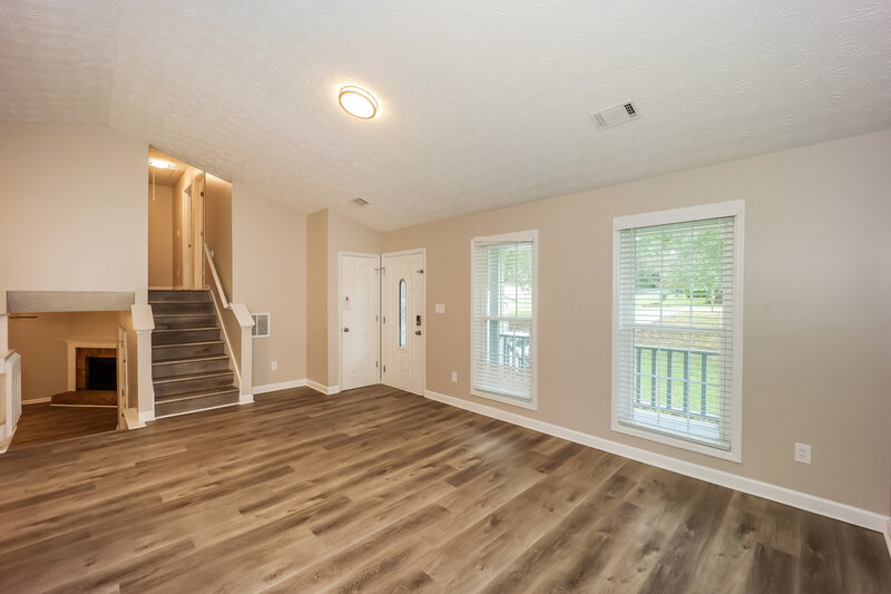 1,825/Mo, 233 Northbridge Dr Stockbridge, GA 30281 Living Room View 3