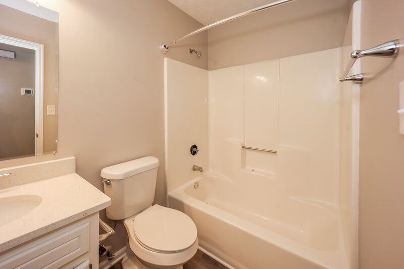 1,825/Mo, 233 Northbridge Dr Stockbridge, GA 30281 Bathroom View