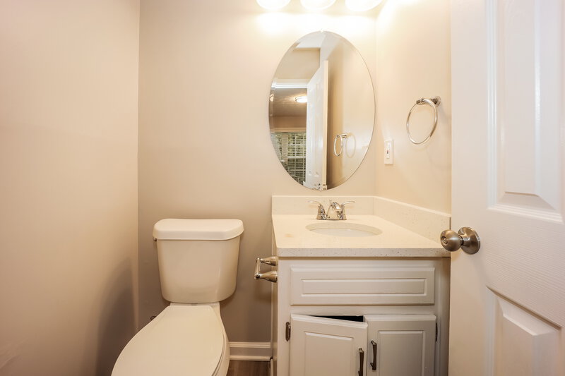 1,825/Mo, 233 Northbridge Dr Stockbridge, GA 30281 Bathroom View 2