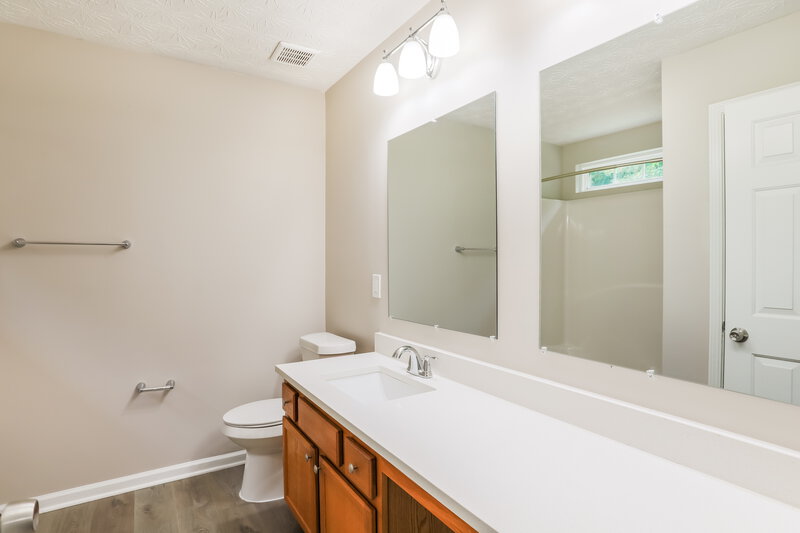 1,875/Mo, 3284 Sable Run Rd Atlanta, GA 30349 Main Bathroom View