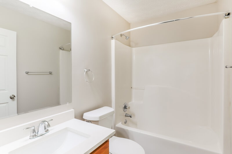 1,875/Mo, 3284 Sable Run Rd Atlanta, GA 30349 Bathroom View