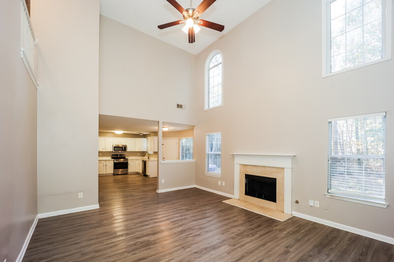 2,140/Mo, 3955 Belmont Ridge Dr Lithonia, GA 30038 Living Room View 2