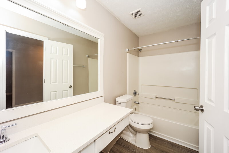 2,140/Mo, 3955 Belmont Ridge Dr Lithonia, GA 30038 Bathroom View