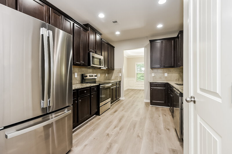 2,595/Mo, 4038 Lake Manor Way Atlanta, GA 30349 Kitchen View 2