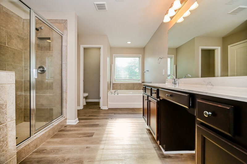 2,585/Mo, 4038 Lake Manor Way Atlanta, GA 30349 Main Bathroom View
