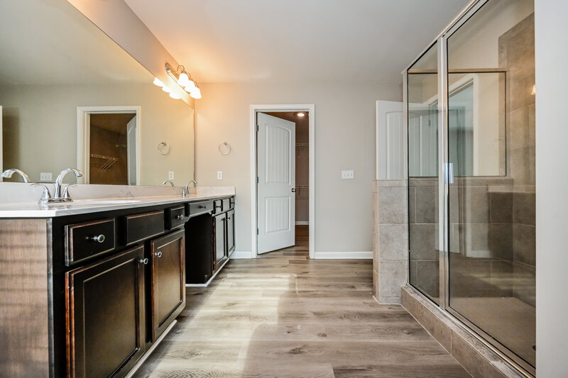 2,585/Mo, 4038 Lake Manor Way Atlanta, GA 30349 Main Bathroom View 2