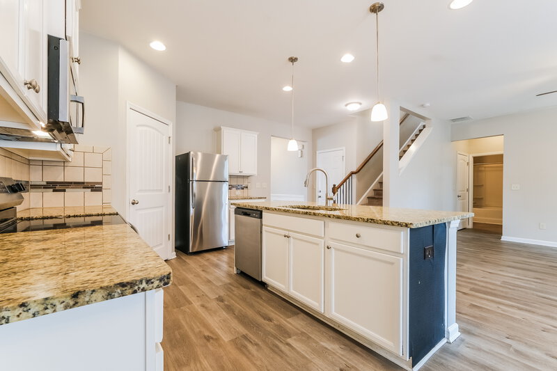 3,790/Mo, 538 Jadetree Ln Atlanta, GA 30349 Kitchen View 2