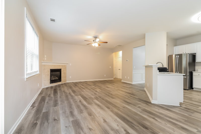 2,515/Mo, 361 Southgate Dr Locust Grove, GA 30248 Family Room View
