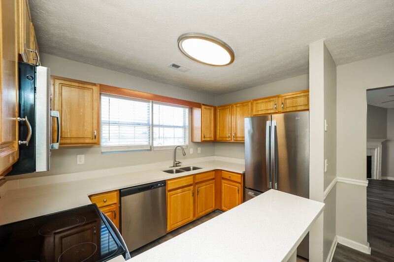 1,600/Mo, 220 Willow Springs Dr Jonesboro, GA 30238 Kitchen View