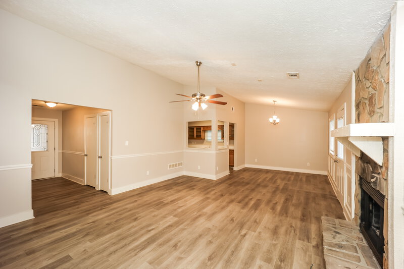 1,645/Mo, 9453 Forest Knoll Dr Jonesboro, GA 30238 Living Room View