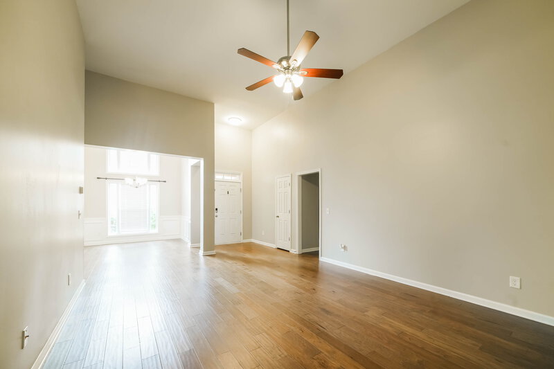 2,335/Mo, 116 Freeman Forest Dr Newnan, GA 30265 Living Room View 2